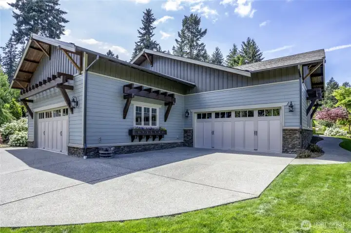 Crafted with rich, heavy timbers that exude strength and structural elegance. It’s a powerful architectural statement that perfectly balances rugged Northwest character with refined, sophisticated design.