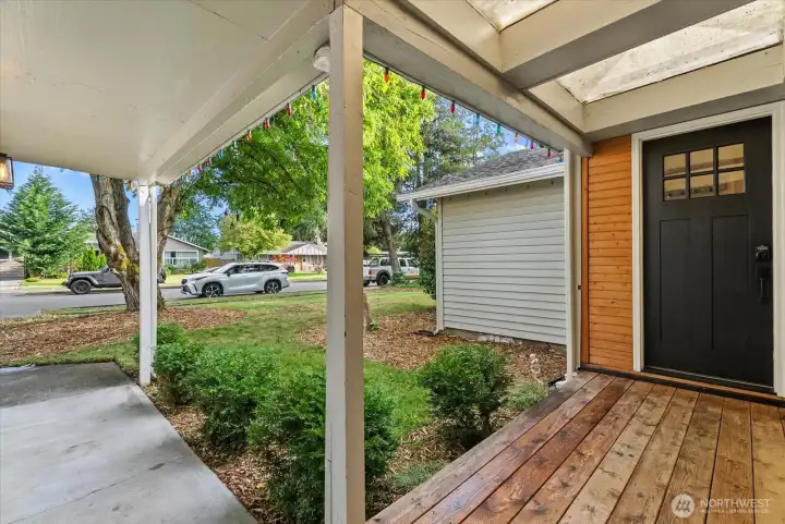 Front Exterior – Attractive exterior and inviting entryway.