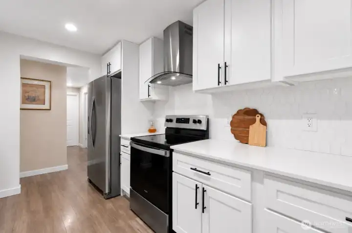 Kitchen & Dining – Open-concept flow ideal for everyday living. Kitchen & Dining – Open-concept flow ideal for everyday living.