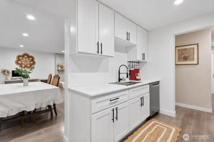 Living Room – Spacious layout ideal for relaxing or entertaining guests. Living Room – Spacious layout ideal for relaxing or entertaining guests.
