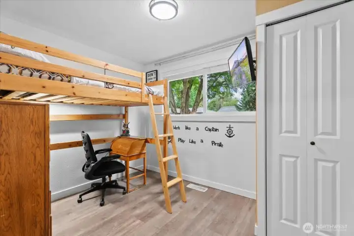 Bedroom 2 – Versatile space for guests, office, or hobbies.
