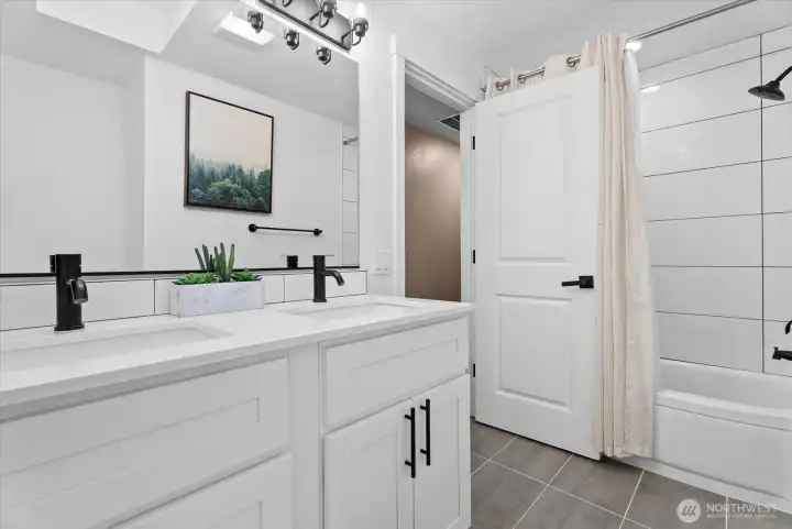 Guest Bathroom – Clean and well-maintained bathroom.