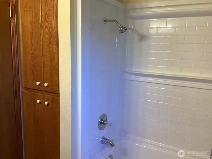 Unit A New Tub, Updated Cabinets, Newer Fixtures Unit A New Tub, Updated Cabinets, Newer Fixtures