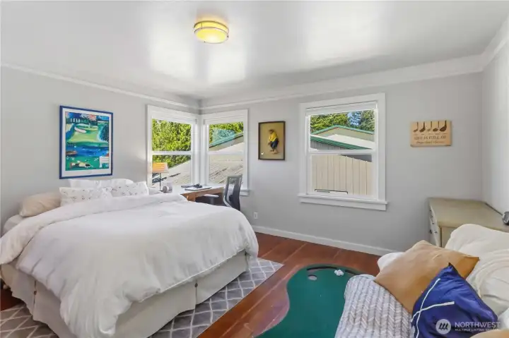Spacious bedroom