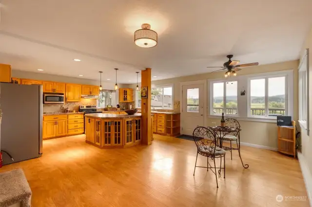 Open Kitchen w/Lake Views & Rooftop Balcony Access