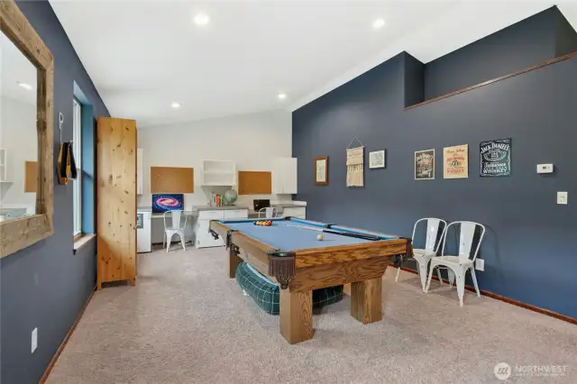Bonus Room with Pool Table