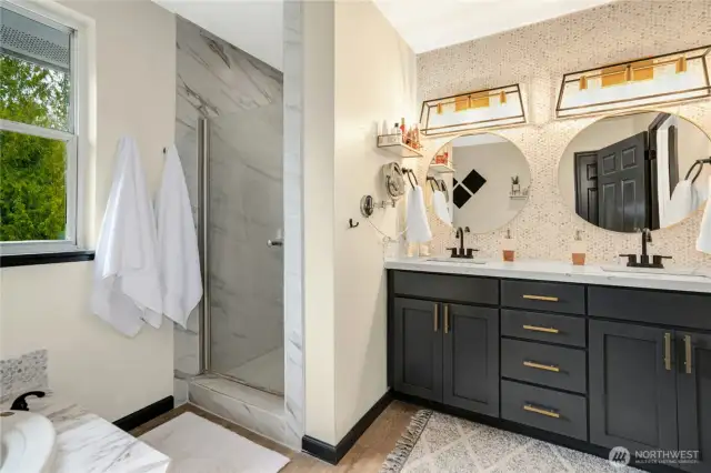 Primary Suite Bathroom