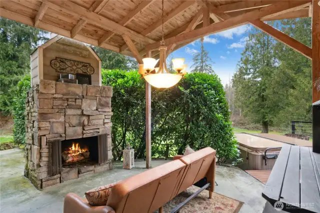 Back Patio with Fire Place