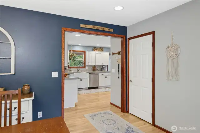 Dinning Room to Kitchen