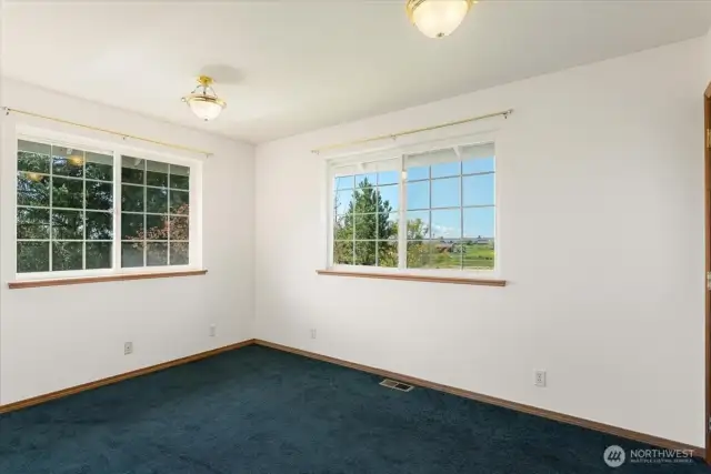 Main floor bonus room - turn into an office or den or craft room?