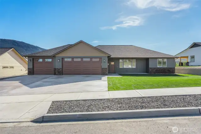 950 sq. ft. garage- no steps into home from garage or front door!