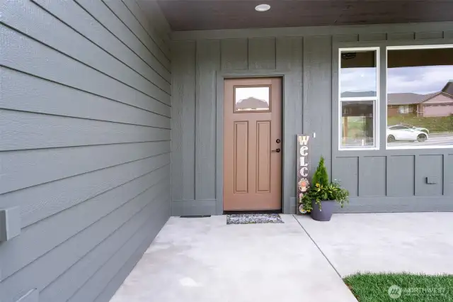 Welcome Home- no steps to enter!