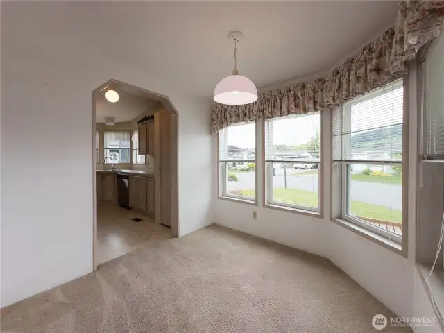 Bright breakfast room