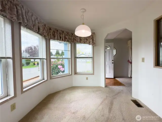 Bright breakfast room