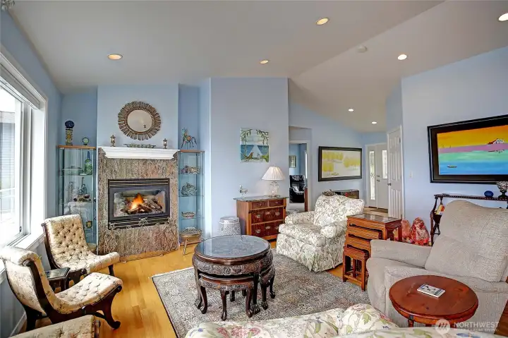 Spacious living, abundant natural light!