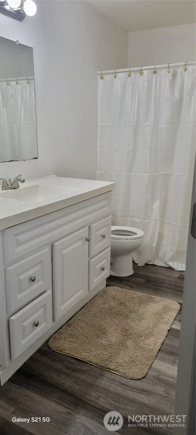 2nd bathroom