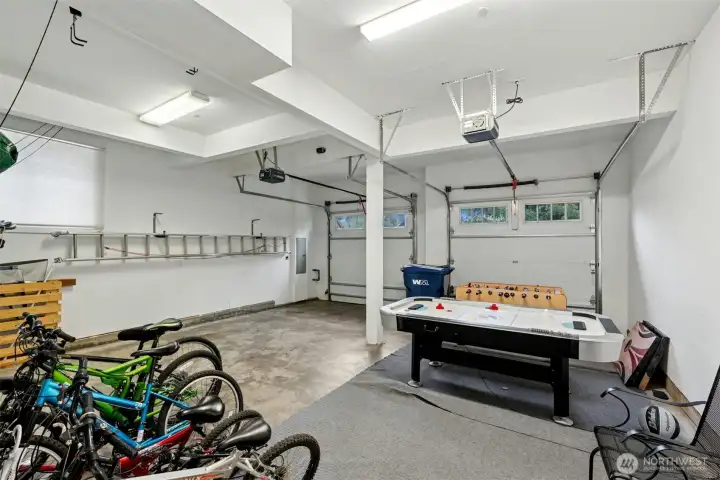 Garage/game room