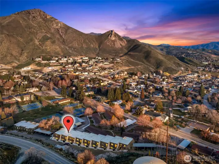 Amazing Skyline Drive 2 story condo