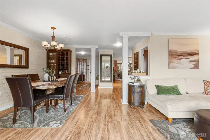 Dining room fits 8 easily