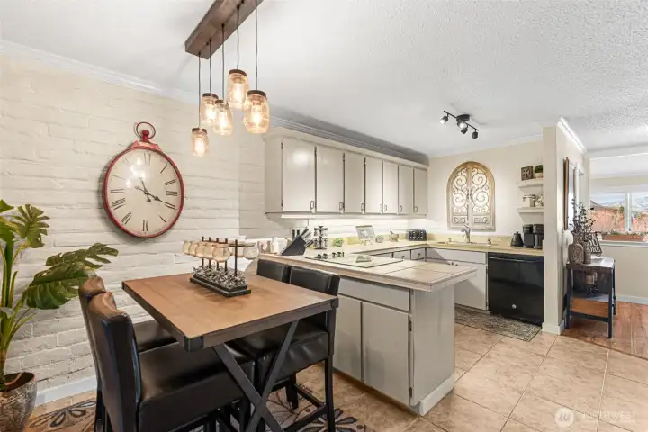 Eating area or area for reading