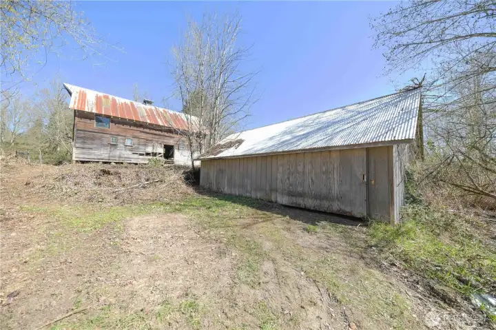Barn and shed/shop