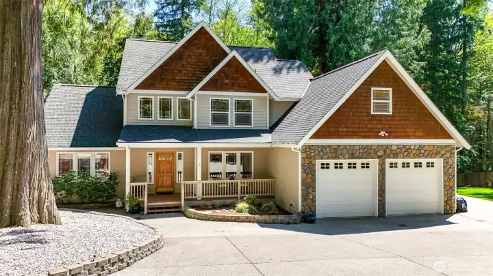 Stunning hardscape on this Craftsman Beauty
