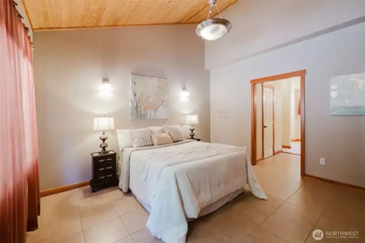 Primary suite on the main floor!