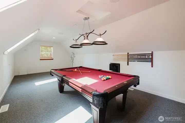 Rec Room with pool table