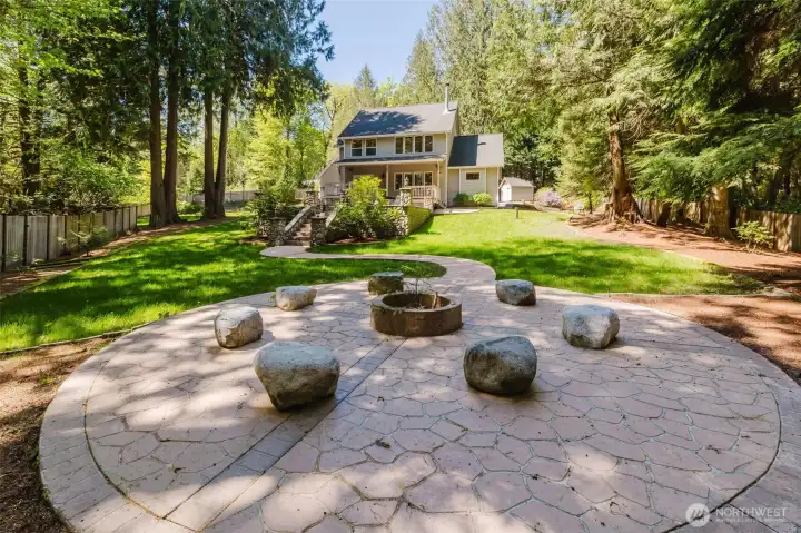 Firepit on beautiful patio