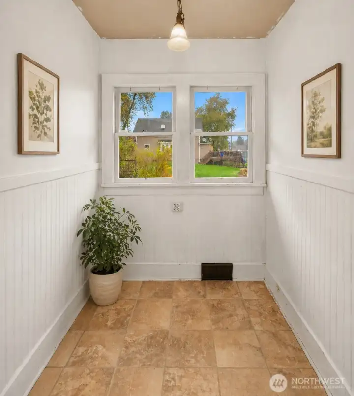 Cute Breakfast Nook. Virtually Staged.