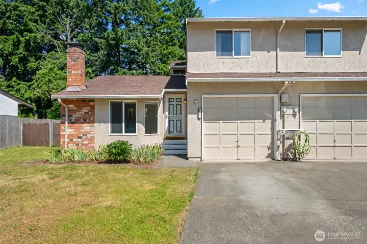 Entire duplex is for sale. This is 6322.