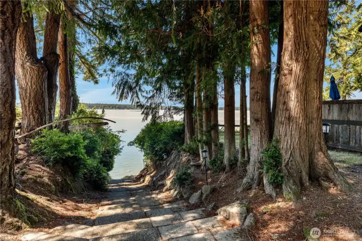 Easy to navigate pathway to the bulkhead.