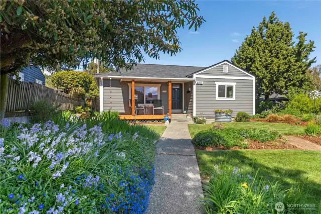 Enchanting 2 bedroom North Tacoma Home
