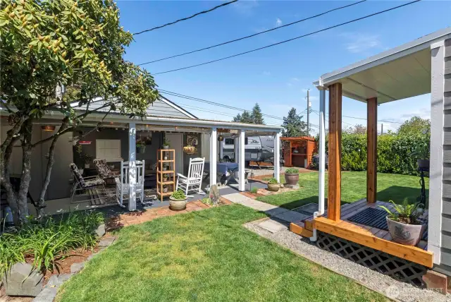2-car garage with outdoor living space