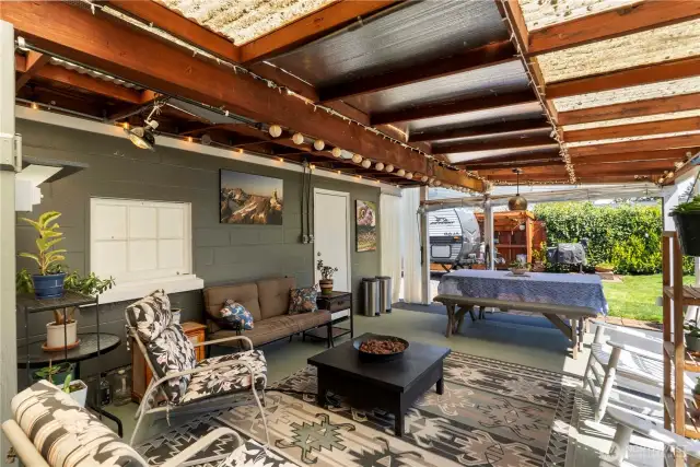 Outdoor living space, perfect for entertaining