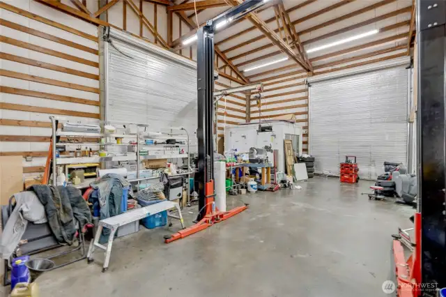 Ex large lift is not included in sale.  It can be purchased outside of the PSA.  Meat locker in corner.  Air  compressor, stack washer and dryer convey.