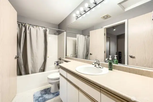 Full bathroom off second bedroom upstairs