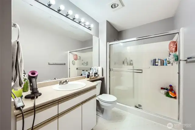 Full master bathroom