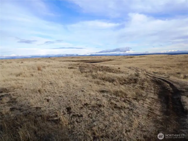 283 acres =/- for ranching or recreation