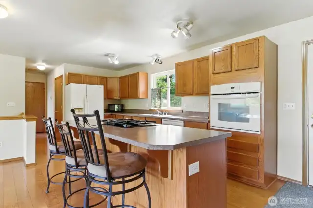 Gas Jennair island for entertaining and . . .