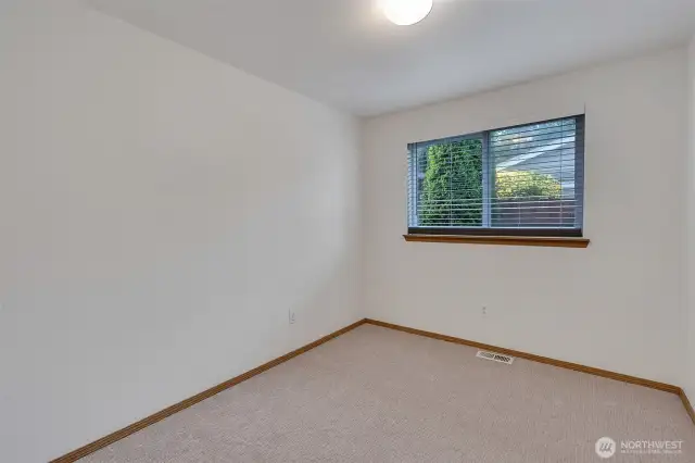Second bedroom.