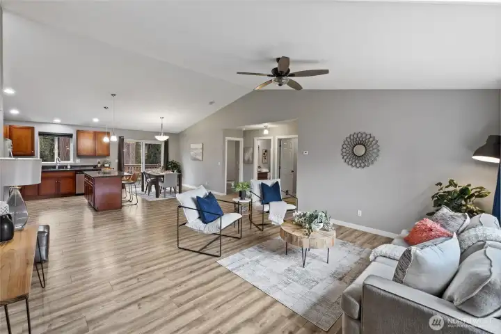 Work, play or relax in your surroundings - large enough to meet all your needs