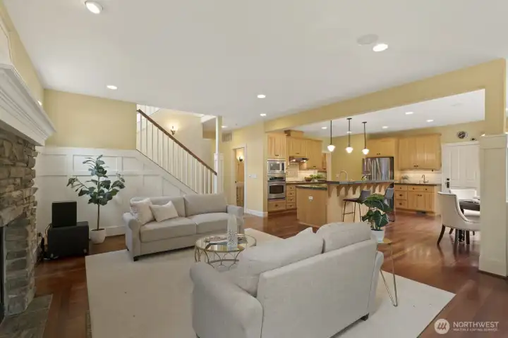 A great room concept with the living room, kitchen and b-fast nook...very nice!