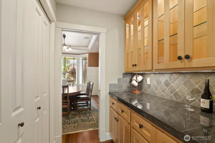 The butler's pantry! between the kitchen and formal dining...nice!