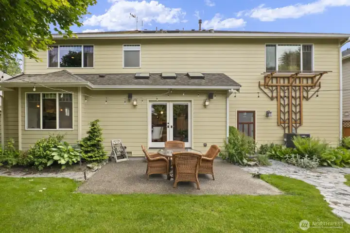 Ah, that back yard though...