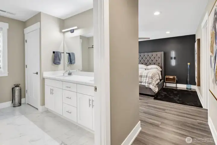 Main suite upper bedroom