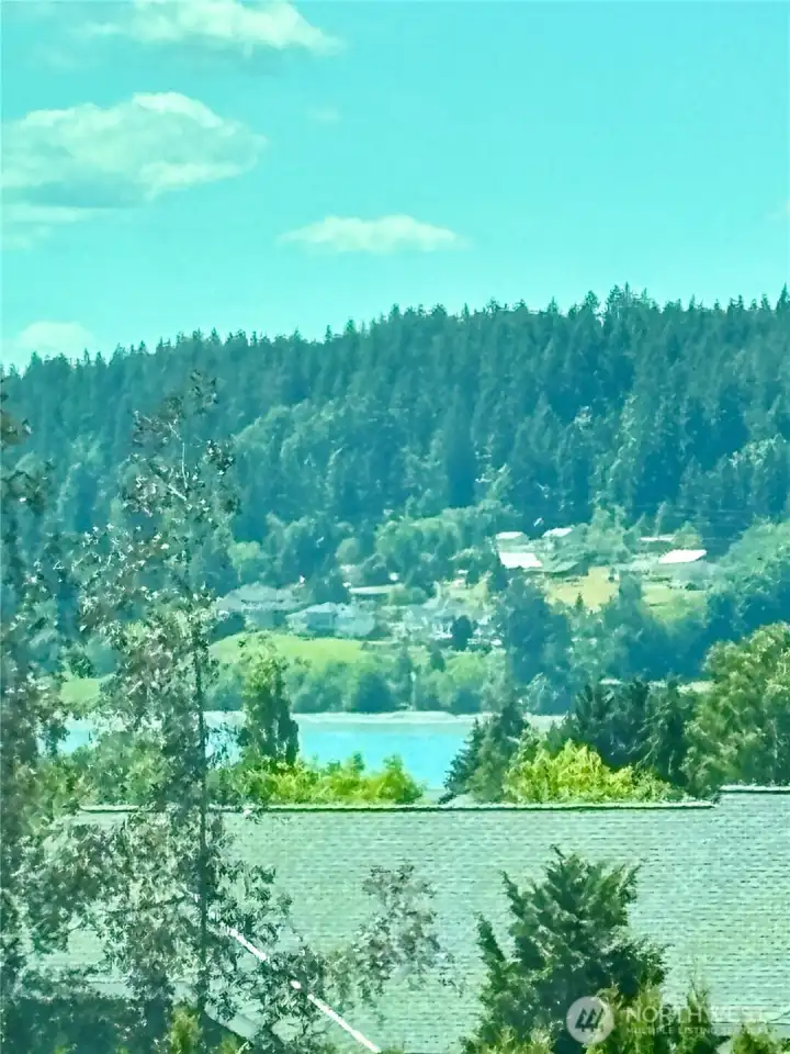 Peek a boo water view!