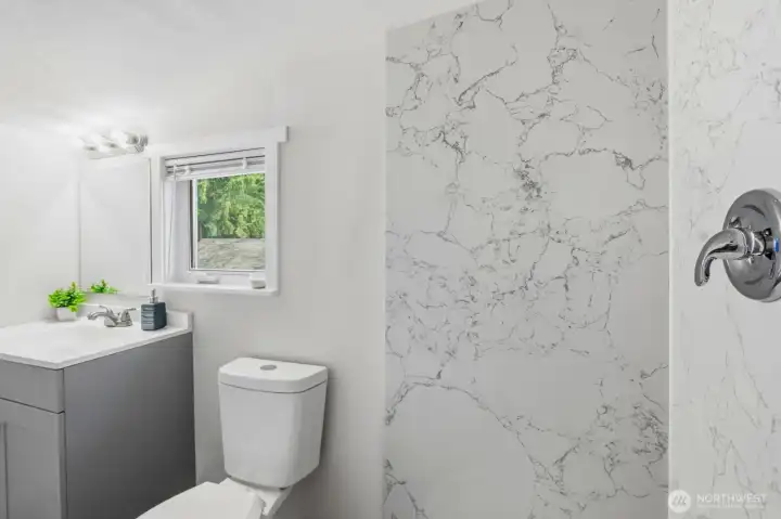 Upstairs 3/4 bath