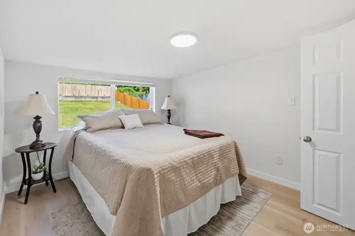 Upstairs bedoom with roomy closet
