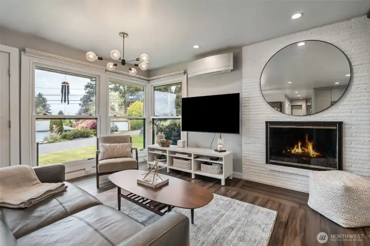 Oversized windows bringing in natural light